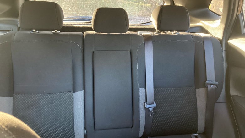 Nissan Qashqai 1.3 DiG-T N-Connecta 5dr Petrol Hatchback